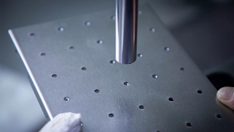 riveting machine